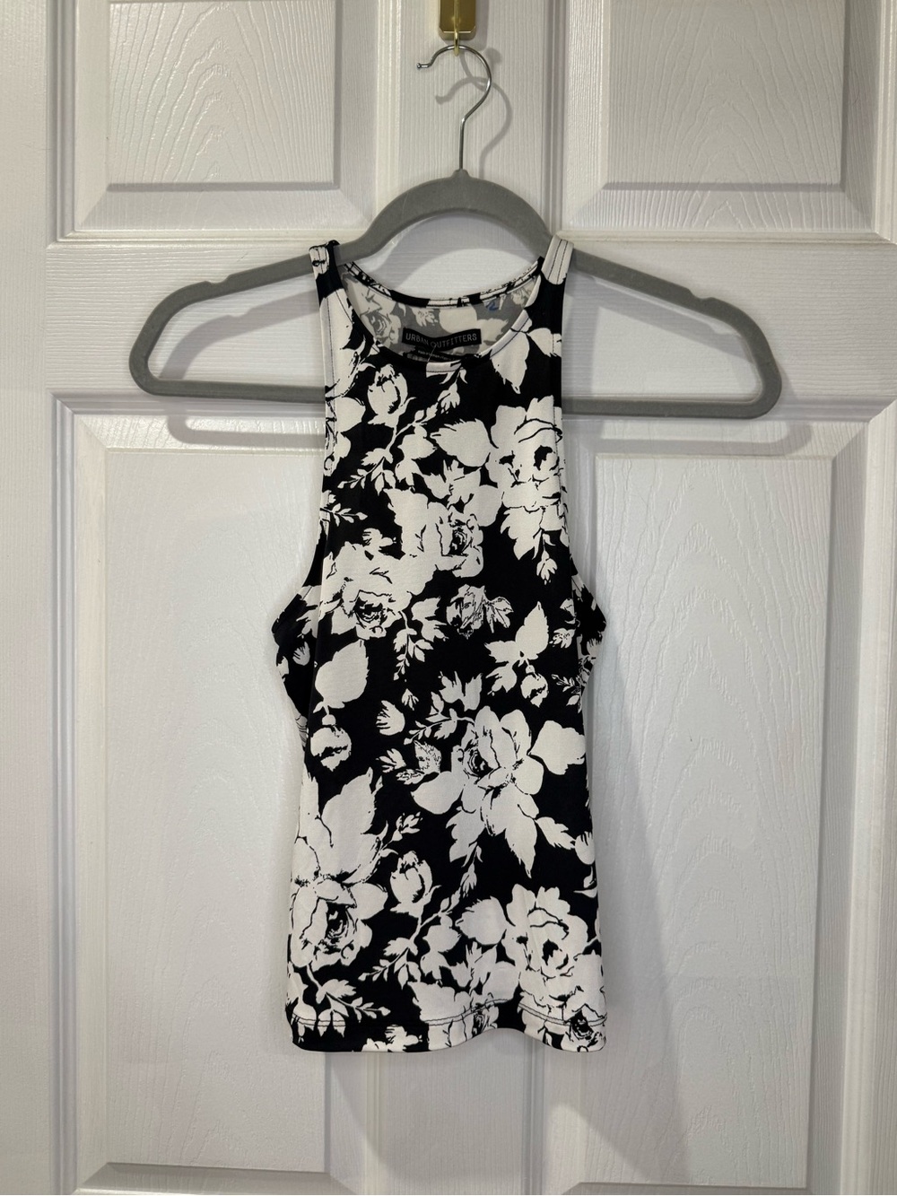 NWT Urban Outfitters black & white floral print Zoey racerback size small
